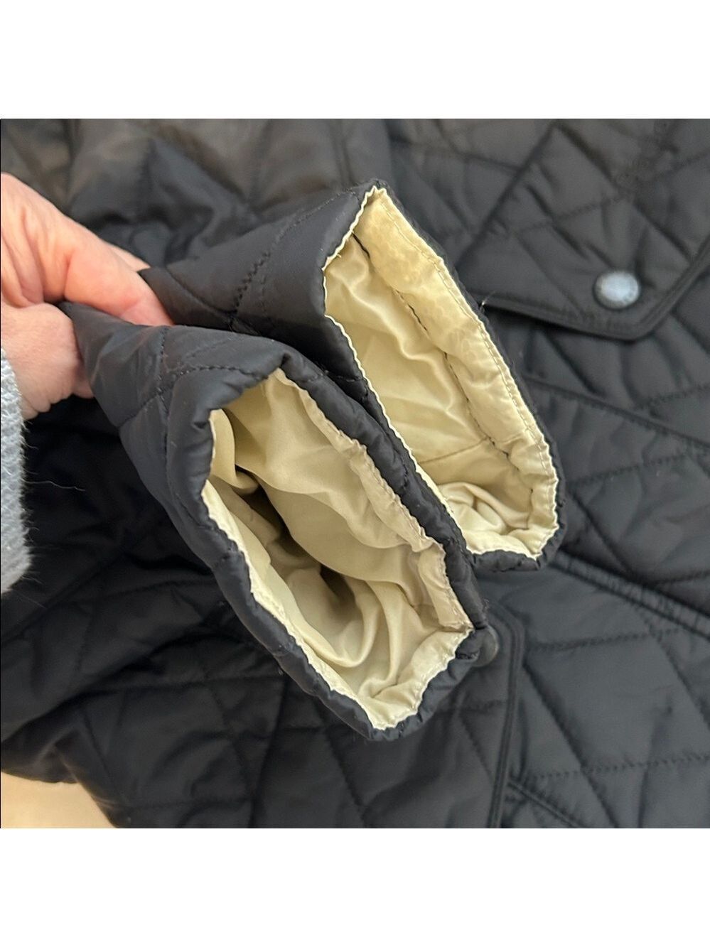Barbour Flyweight Cavalry Quiet Luxury Quilted Minimalist Classic Jacket Size 4 - Picture 9 of 15